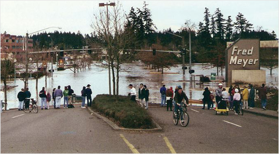 Major flood causes Portland Oregon mayer to declare state of emergency shows that every business needs a good business continuity plan and a disaster recovery with a good cloud backup service.